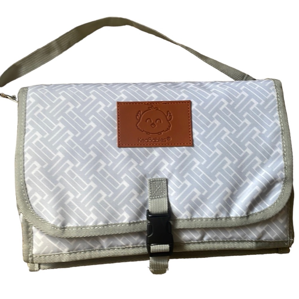 KeaBabies fold out compact changing pad